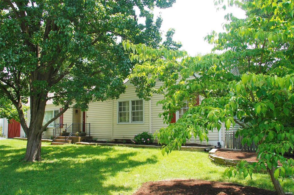 3bd/ 1.5 bath Ranch in Lindbergh School District! Enter to the large family/ dining room with wood burning fireplace and sliding doors to the large patio. Off the family room, you'll enter your entertainment space with brand new carpet. The kitchen offers enough space to add a kitchen table for an eat-in kitchen. Off the kitchen are, 3 spacious bedrooms, and bathroom with large soaking tub and shower. This home is not lacking storage, the bedroom closets are very spacious. The washer and dryer are located in the unfinished basement, along with the brand new 1/2 bath. The large corner lot has a utility shed, patio pad, and fenced in yard. Tenant is responsible for utilities. Pets negotiable w/ pet charge. No Smoking. APPLICATION REQUIRED:  $50 NON Refundable fee per person. 600+ credit score, income at 3x the rent, NO Eviction history/ unpaid landlord debts, all utilities in good standing.