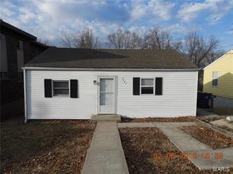 Looking to downsize? Looking for that perfect starter home? This home is it! Adorable, well kept & updated 2 bedroom 1 bathroom home conveniently located near everything in the heart of Festus. Home features two generous sized bedrooms with ample closet space, updated bathroom, large updated eat-in kitchen, great full unfinished walk out basement! Home will also make the perfect investment/Income property. Call to schedule your appointment today!