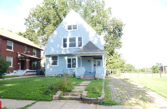 Don't miss this spacious 4 bedroom 2.5 bathroom home with over 2,400 square feet!  Home features large kitchen with separate dining area, spacious rooms, and large lot!  This home is waiting for your finishing touches!! HUD acquired property. All purchasers welcome to bid. Open to all purchasers without preference after bid deadline. Property being sold as is. All utilities are turned OFF. Please use discretion when showing and bring a flashlight. SpecialListingConditions: Foreclosure