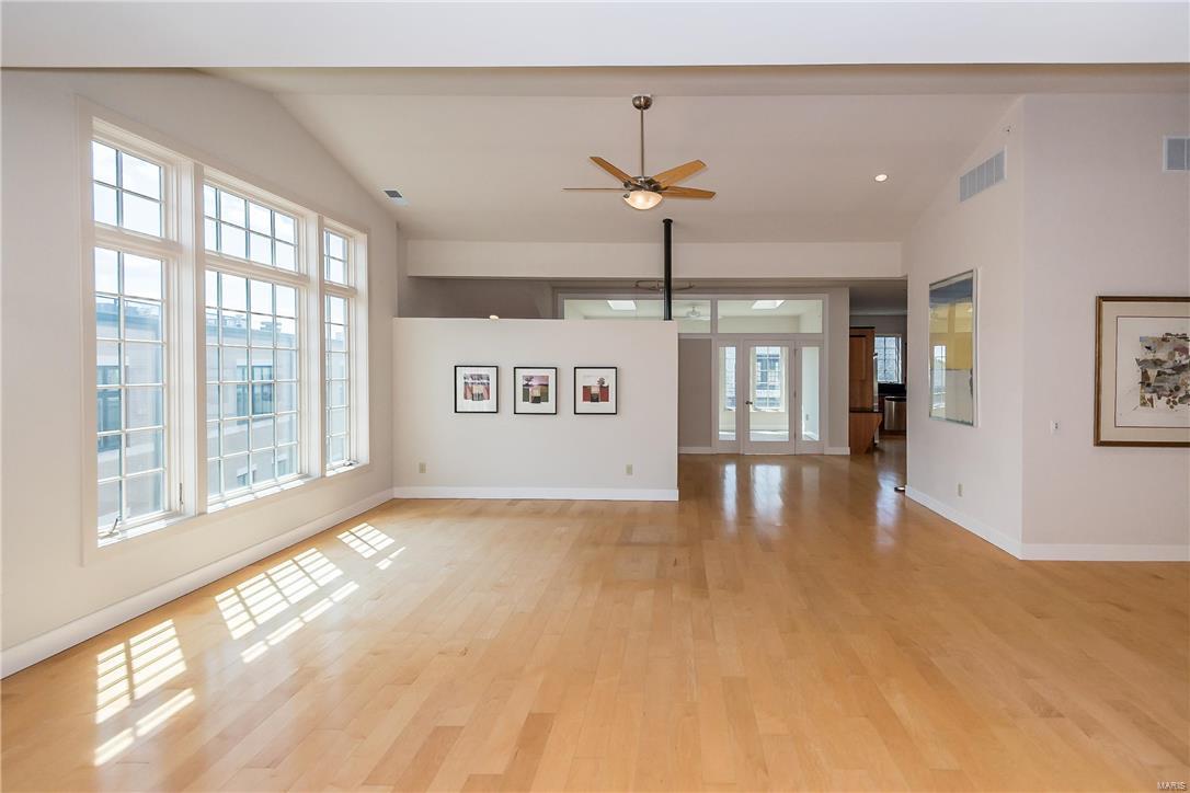 6 Brighton Way Condo - Residential