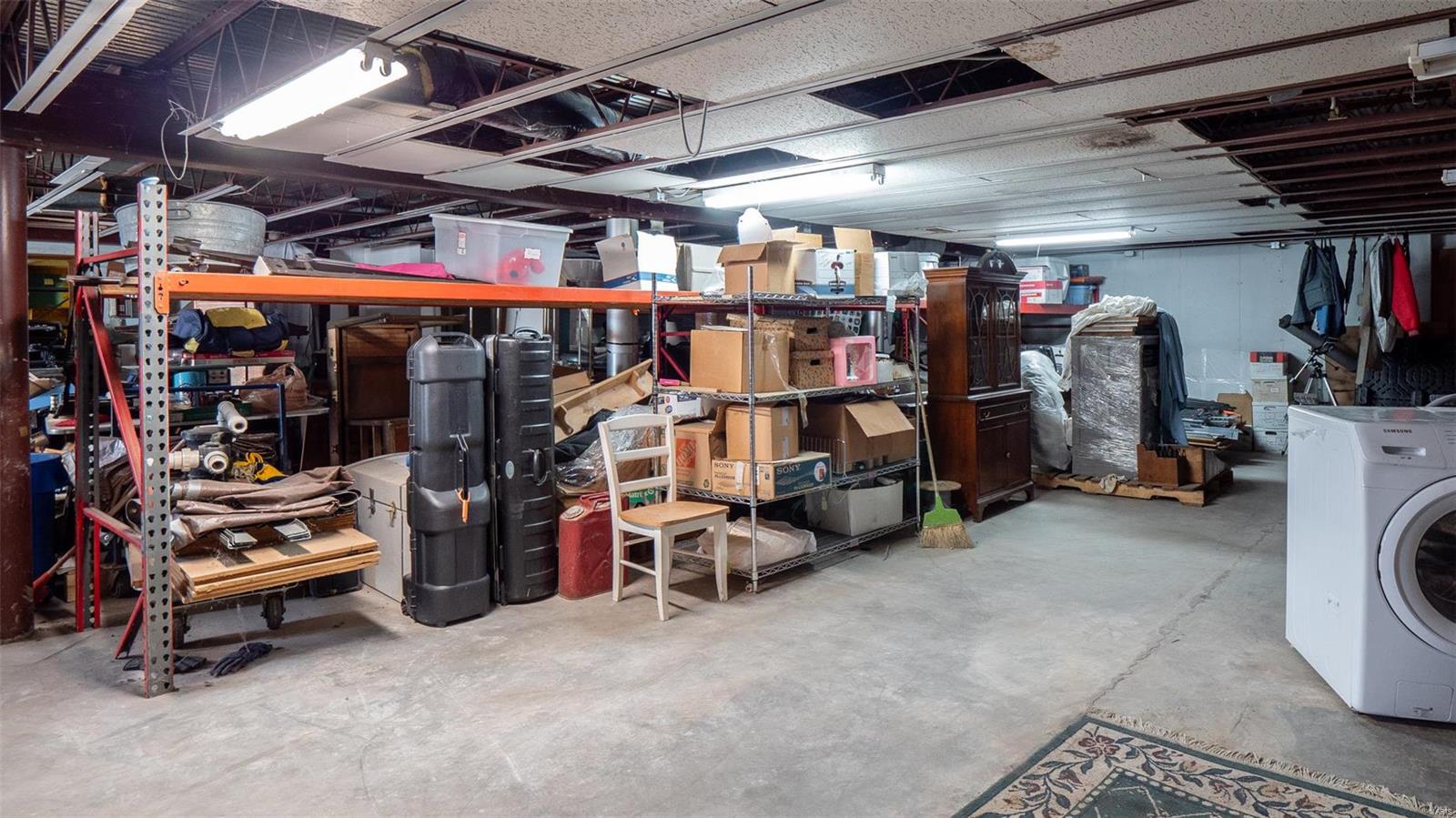 Charlack - Commercial Sale
