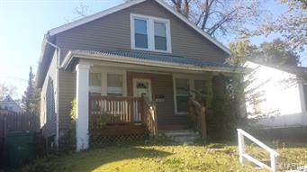 THIS PROPERTY IS A MUST SEE IT IS PRICED TO SELL SELLER VERY MOTIVATED IT IS FRESHLY PAINTED THRU OUT HAS NEWER KITCHEN AND BATH NEWER FLOORING NEWER SIDING SOME NEWER WINDOWS THE APPLIANCES STAY THE POTENTIAL RENTAL INCOME IS $875.00 A MONTH IT JUST NEED COSEMETICS TO BE READY CALL FOR SHOWING 314 608-3025