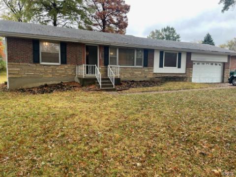 Don't miss this spacious well constructed full brick home in Bissell Hills. Upon entering you will find it freshly painted, nice millwork, and gleaming hardwood floors. Also' a new kitchen with 42' cabinets, real butcher block  countertop, with new dishwasher, microwave, light fixtures, and updated plumbing. Finished Lower level with a full bath and a large family room. Easy access for showings.