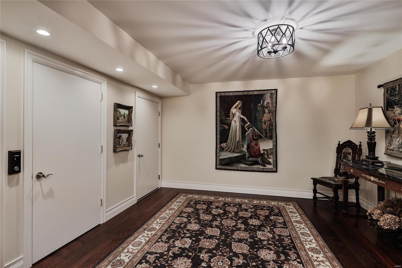 Whitmoor Upper Rdwy & Esmt - Residential