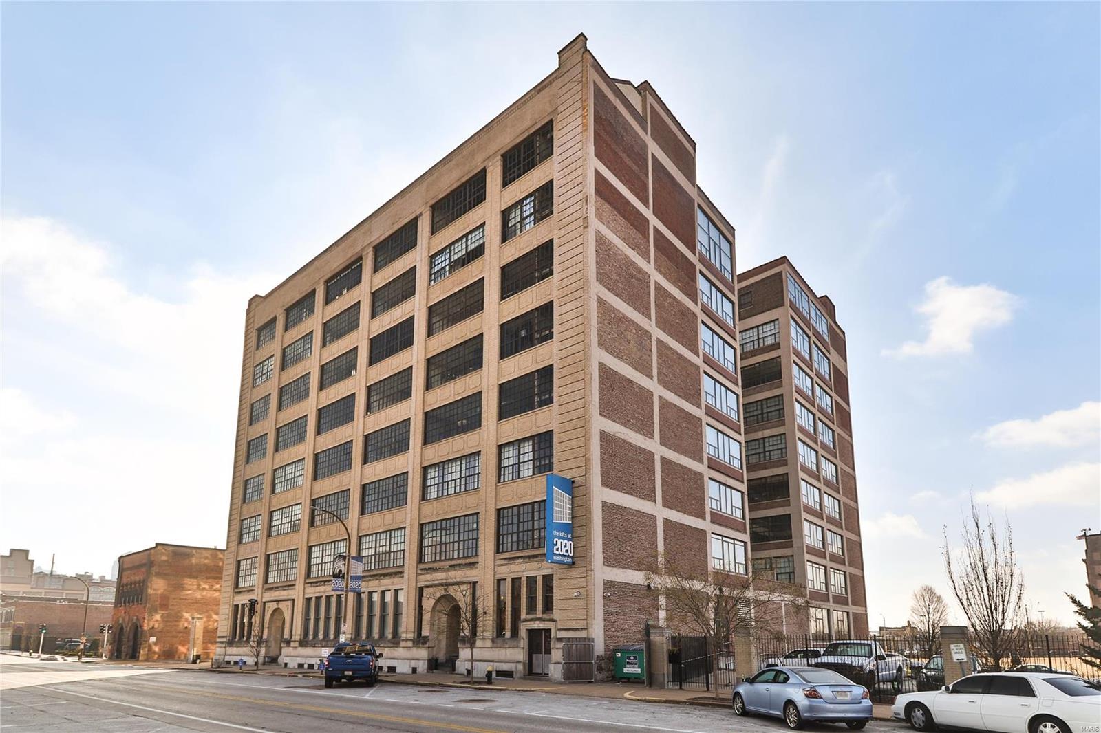 Lofts/2020 Washington - Residential