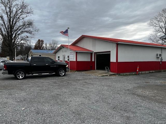 LOCATION-LOCATION-LOCATION !! THIS COMMERCIAL P[ROPERTY IS LOCATED RIGHT ON THE HEAVELY TRAVELLED HIGHWAY 77 IN CHAFFEE MO . CURRENTLY BEING USED FOR A CAR LOT BUISNESS BUT THIS BUILDING HAS ENDLESS OPPORTUNITIES FOR PAINT / BODY SHOP / WRECKER SERVICES ... THE LIST GOES ON AND ON ...HAS TWO OVER HEAD DOORS WITH A VEHICLE LIFT AND FULLY FUNCTIONABLE PAINT BOOTH , READY TO BE USED . FRONT OF THE BUILDING HAS TWO OFFICE SPACES AND A LOBBY . ALL METAL BUILDING BUILT IN 2009