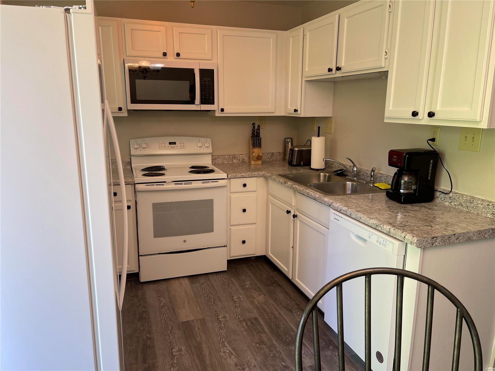 Victoria Crossing Iii Condo First - Residential