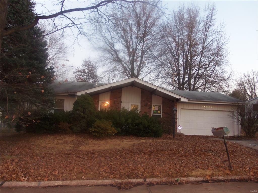 Great ranch style home with 3 bedrooms, 2 full bath on main level, attached 2 car garage and a spacious kitchen, Great back yard for summer entertaining and BBQ's. Schedule your showings today, this home will go fast! There are lots of opportunities to renovate and live in this home. Nice neighborhood, and quick access to highways and shopping areas. SpecialListingConditions: Foreclosure