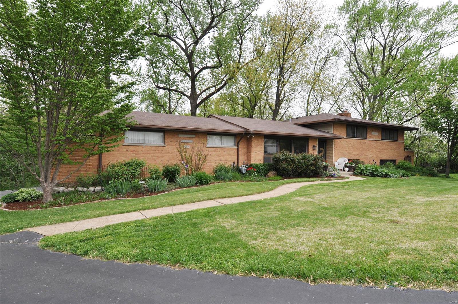 Char Bea Manor - Residential