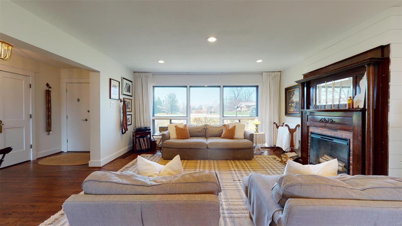 Char Bea Manor - Residential