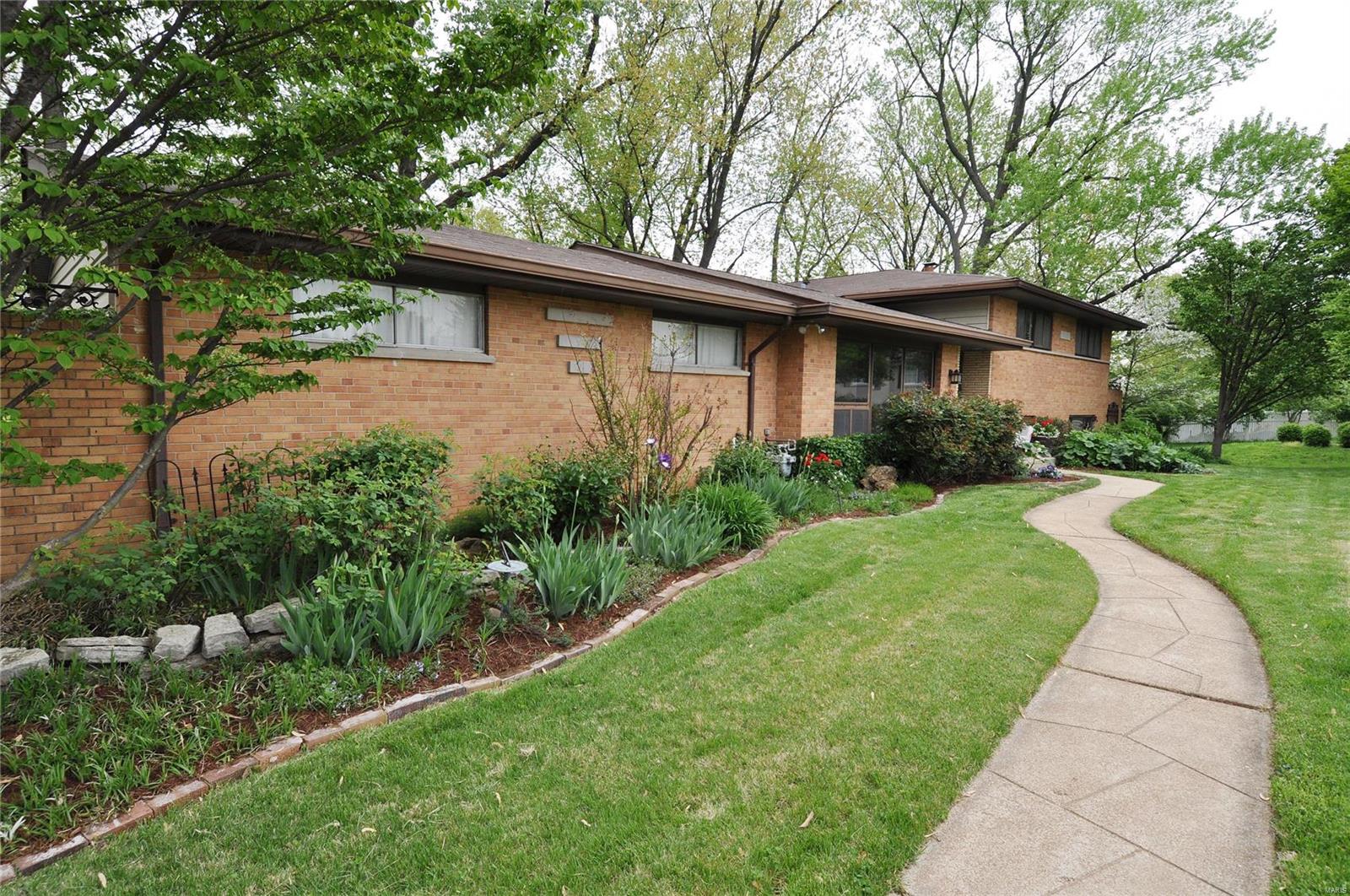 Char Bea Manor - Residential