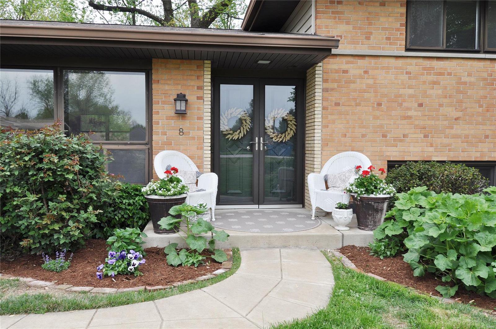 Char Bea Manor - Residential