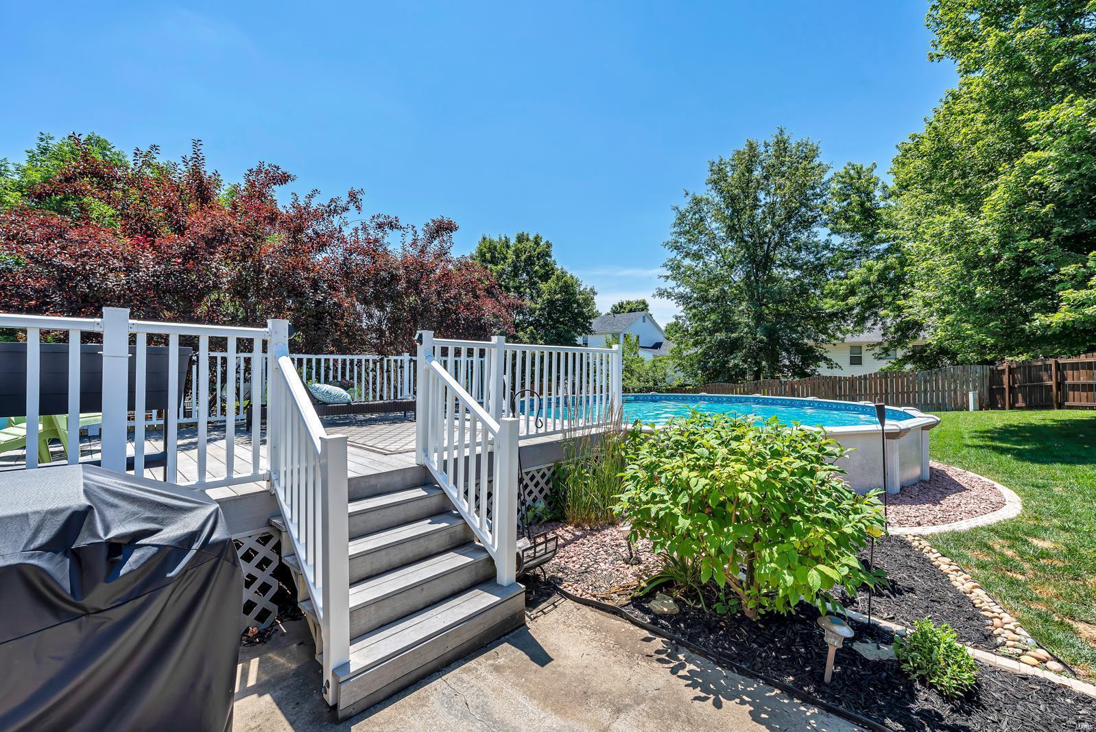 Country Crossing Manor - Residential