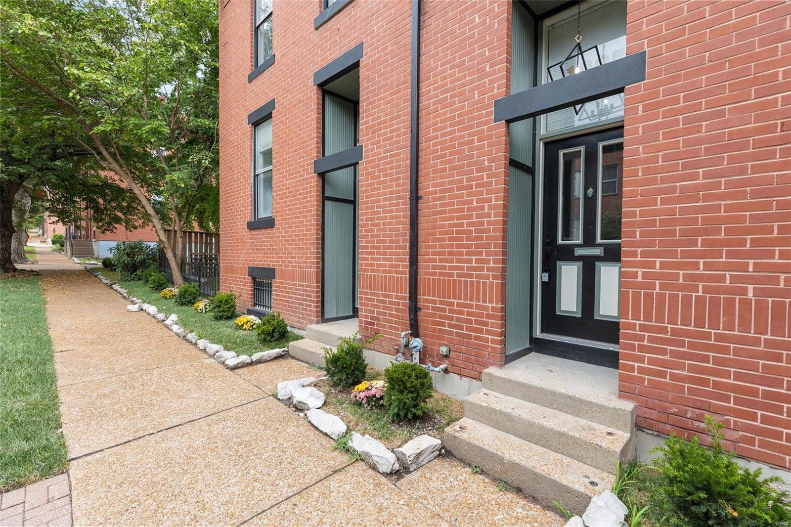 Luxuriously updated SOULARD FEE SIMPLE TOWNHOME just steps from all the excitement and fun! Chef's kitchen w/ STAINLESS STEEL appliances, QUARTZ countertops and an OPEN FLOOR PLAN allows for easy entertaining. Take advantage of the beautiful fall weather on your deck, patio and private, FENCED YARD. This beautiful townhome boasts a beautifully finished, walk-out basement that includes a MASTER SUITE with a designer on-suite bath. One assigned, off-street parking space is designated for the townhome. Walk to excellent dining, eccentric bars/nightlife, beautiful parks, the famous SOULARD FARMERS MARKET plus all of the fun activities and events the Soulard neighborhood has to offer. Beautiful home in an outstanding location. What an opportunity! See it today! This beauty was recently renovated and will not remain on the market long. Home qualifies for WashU and BJC “LivevNear Your Work” program!