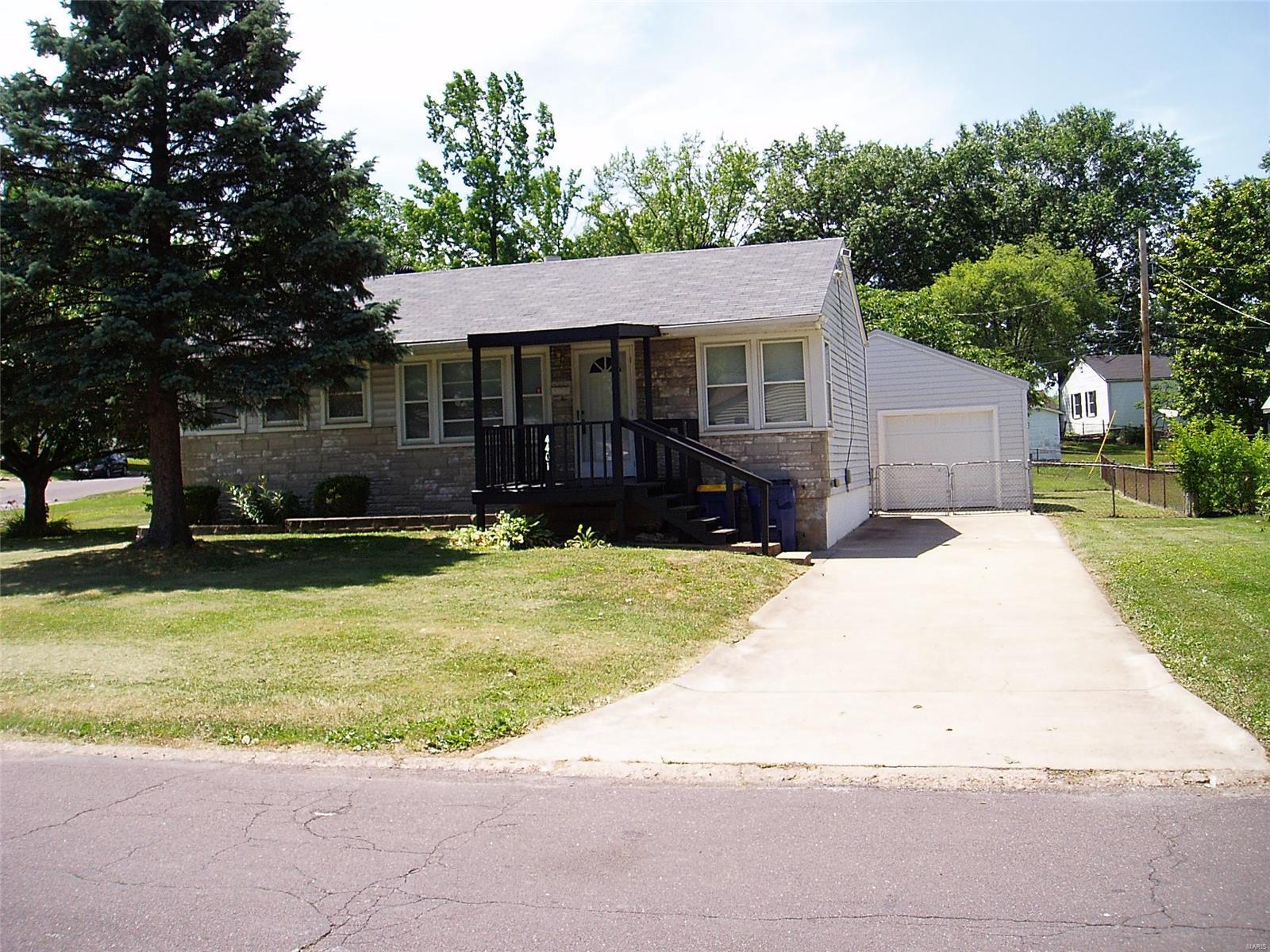 Ready to Move into 2 bedroom home with easy access to Hwy 70 and Hwy 170. Fresh interior paint, Wood flooring in living room through hall and all bedrooms. Ceramic tile flooring in the Kitchen, eat in kitchen, Living Room/Dinning room Combination, Full Basement.  Low maintenance vinyl siding, fenced back yard. Wood flooring in living room through hall and all bedrooms. Ceramic tile flooring in the Kitchen, eat in kitchen, Living Room/Dinning room Combination, Full Basement.  Detached 1 car garage, Patio.