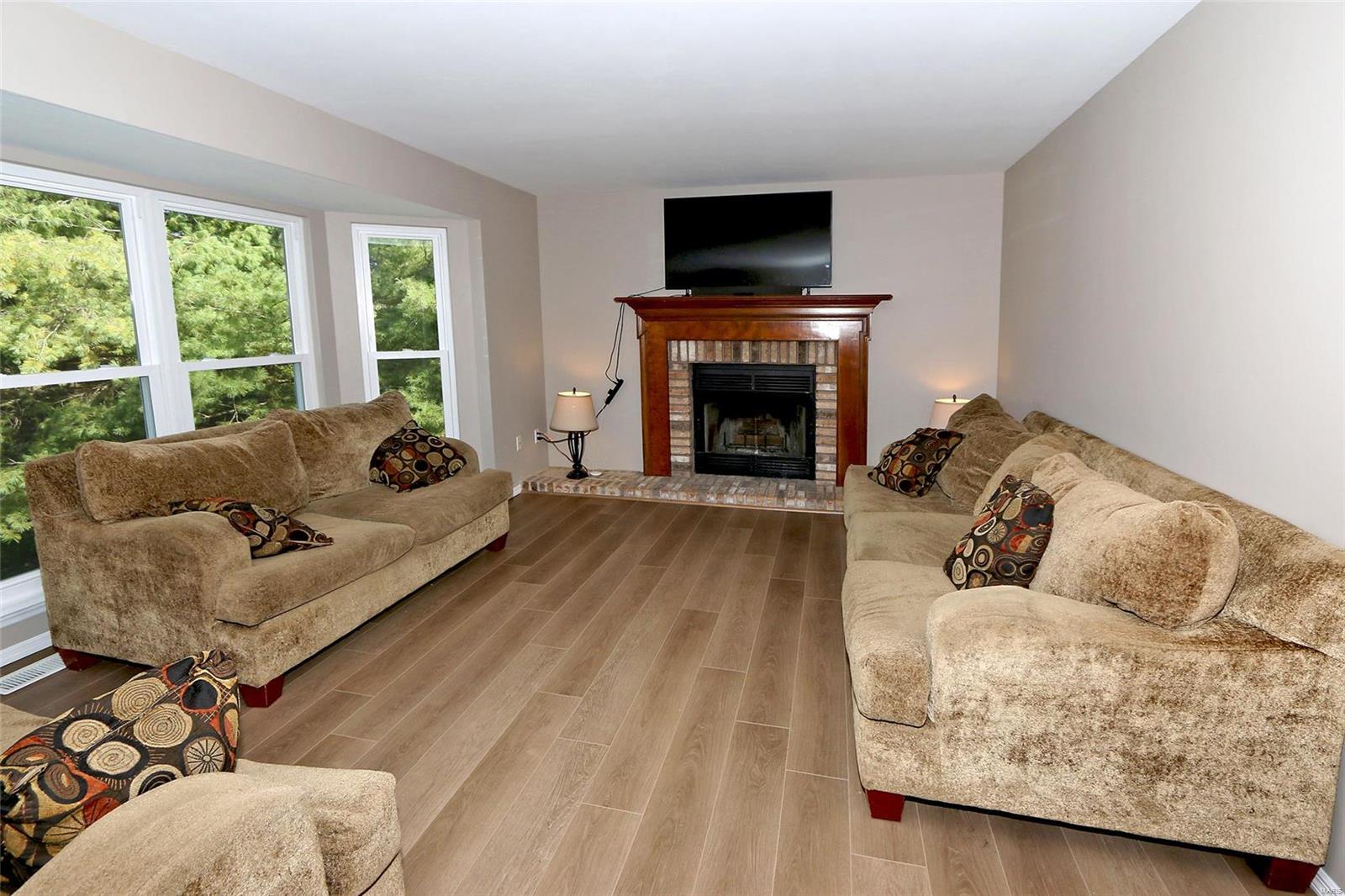 Twin Chimneys - Residential