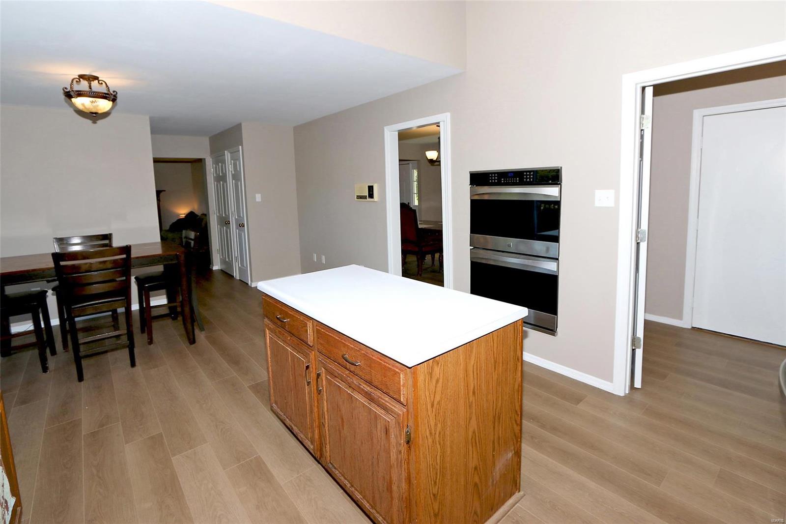 Twin Chimneys - Residential
