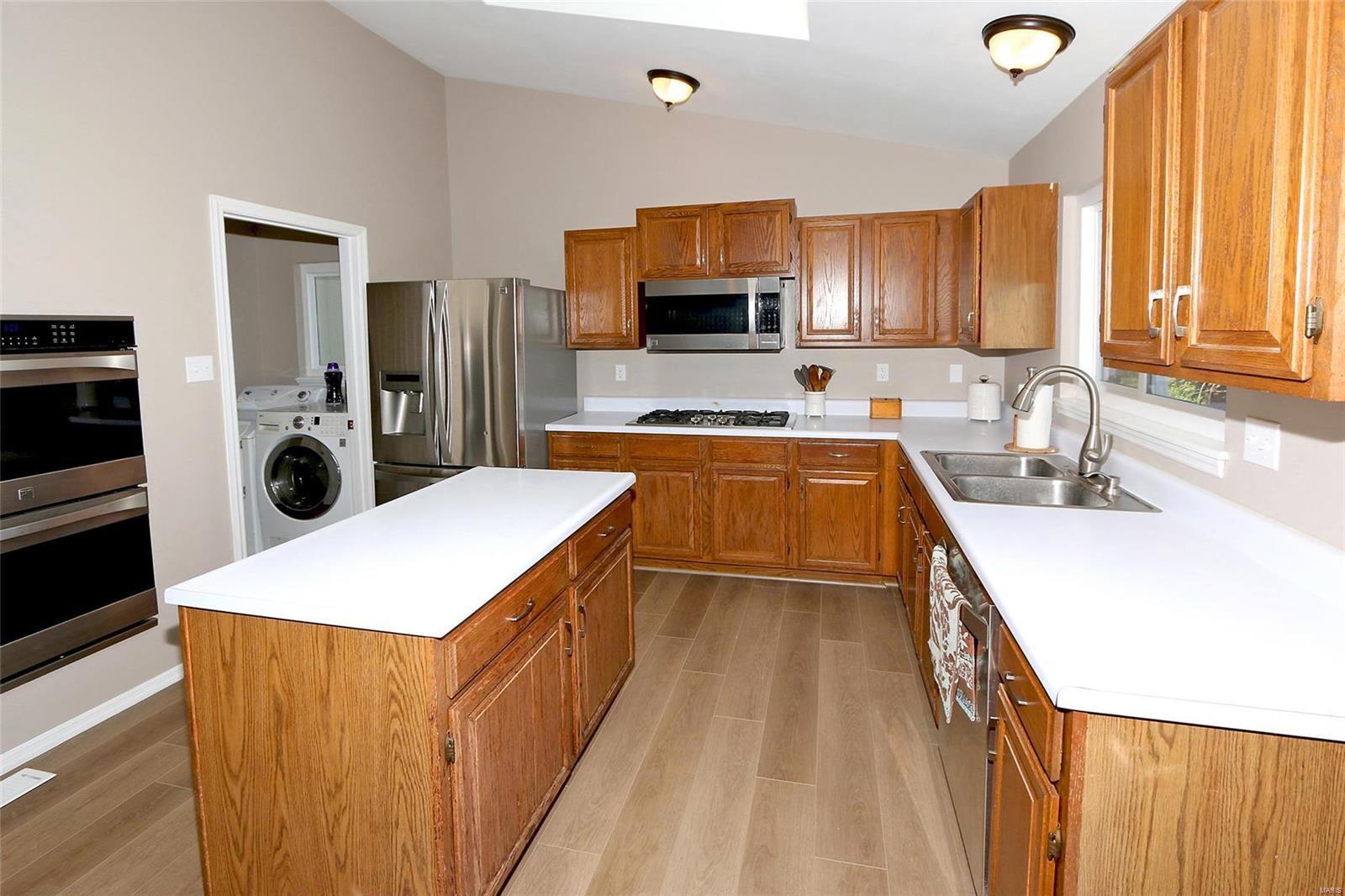 Twin Chimneys - Residential