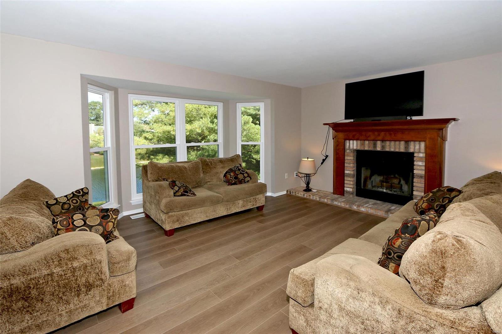 Twin Chimneys - Residential