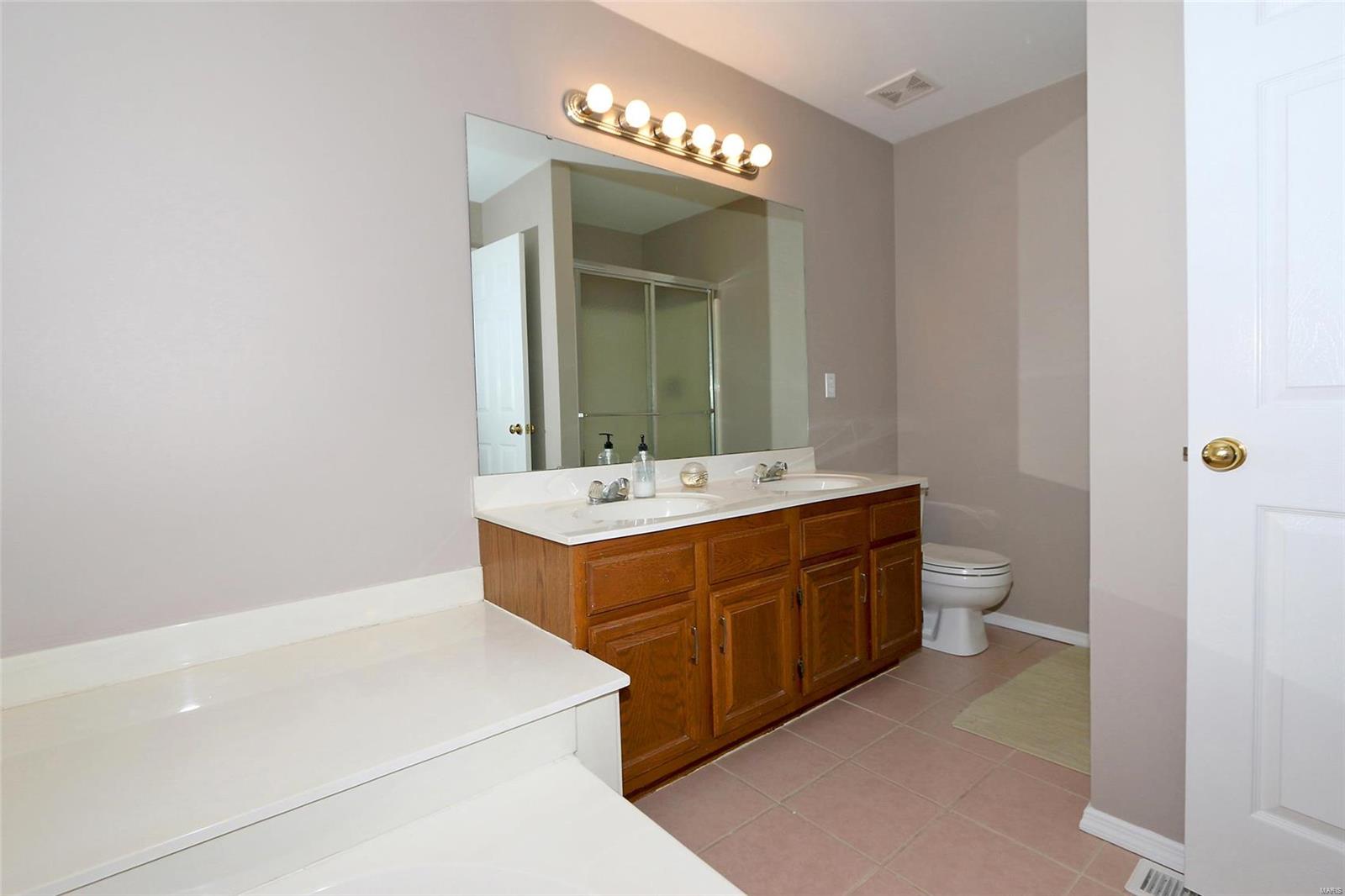 Twin Chimneys - Residential