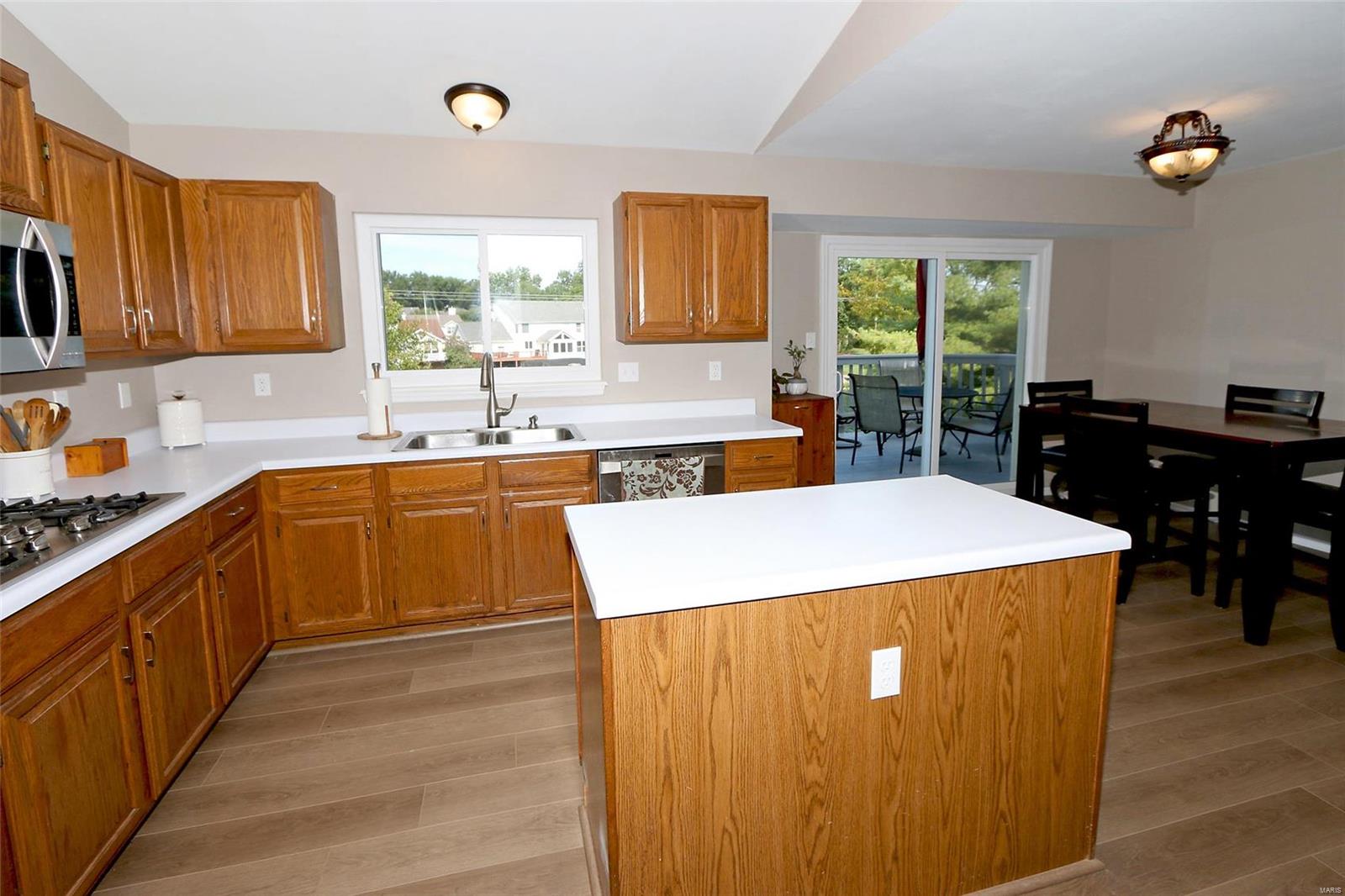 Twin Chimneys - Residential