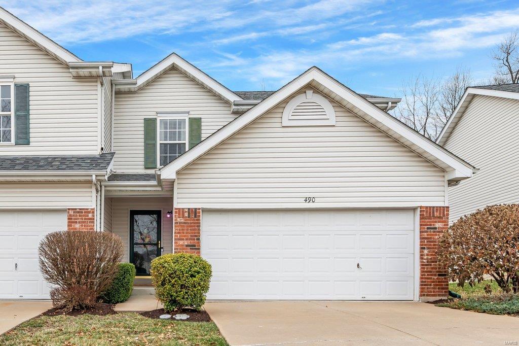 Beautifully maintained 2-bedroom, 2 full bath Townhome conveniently located within minutes of Highways, shopping & schools! Entry foyer welcomes you into open concept floor plan with bay window in living room providing lots of natural lighting! Main Level has beautiful Oak Hardwood Flooring in the Living/Dining/Kitchen.  Maple cabinetry w/added brushed nickel hardware in Kitchen, pantry + black appliance package including smooth top stove, Built-in micro, New DW in 2023 & side by side refrigerator! Upstairs you'll find large master suite with 2 walk-in closets + private full bath. Primary Bathroom has new Marble Style Luxury Water Resistant Vinyl flooring. 2nd Large bedroom w/walk-in closet. 2nd full bath & separate laundry area complete 2nd floor. Lower level is ready for your finishing touches w/rough in for extra bath. All Electric! HVAC replaced 2015 and carpet replaced 2018! HOA replaced roof in 2021. Yearly fee of $345 covers subdivision amenities. Location: End Unit