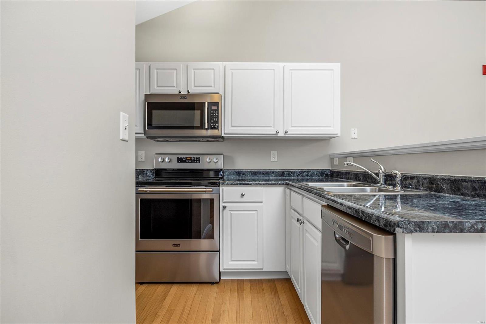 Bella Vista Condo #6 - Residential Lease