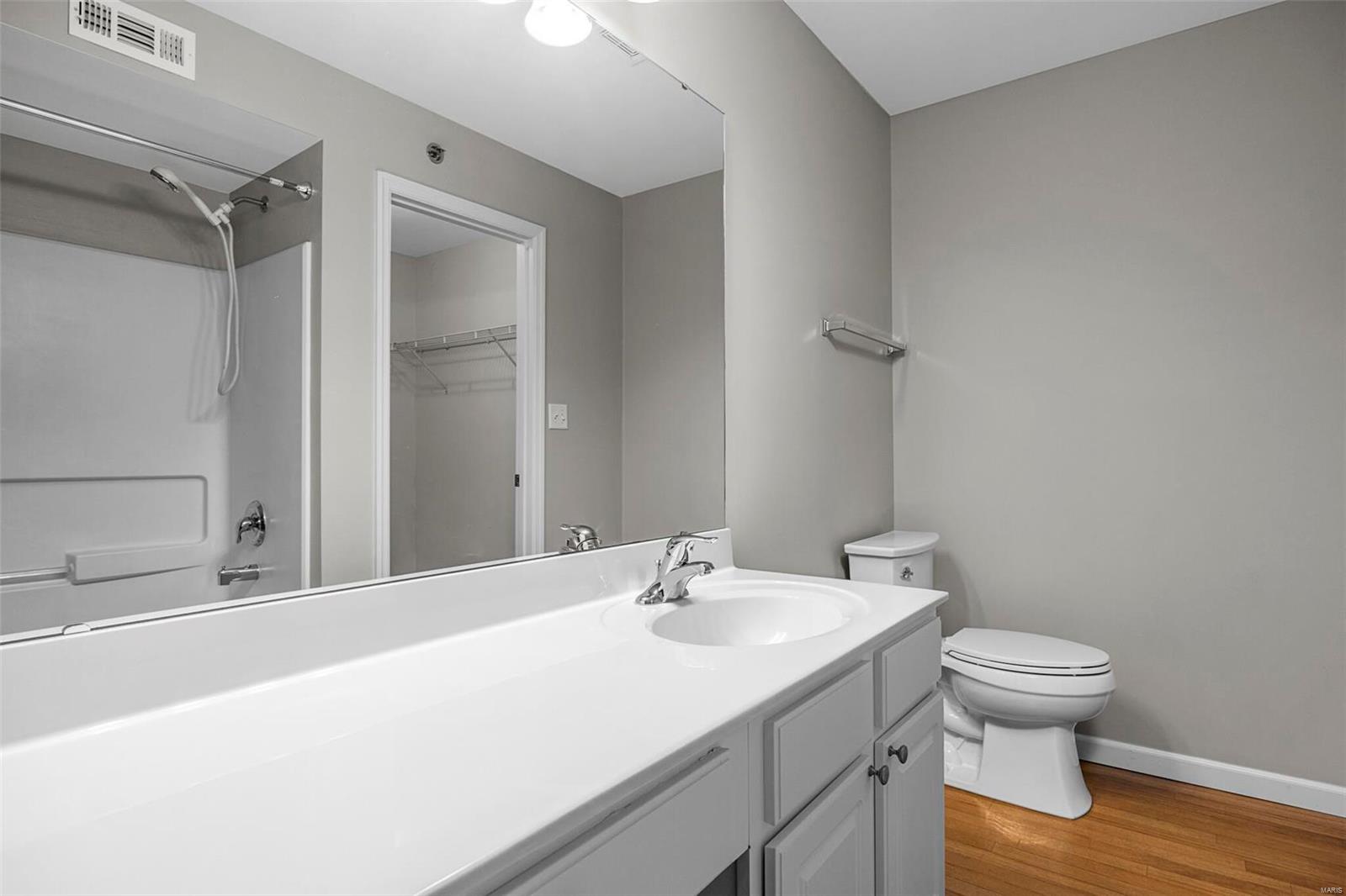 Bella Vista Condo #6 - Residential Lease
