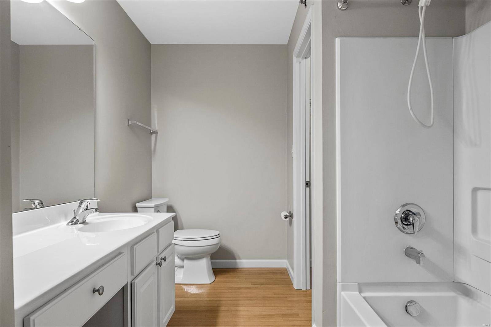 Bella Vista Condo #6 - Residential Lease