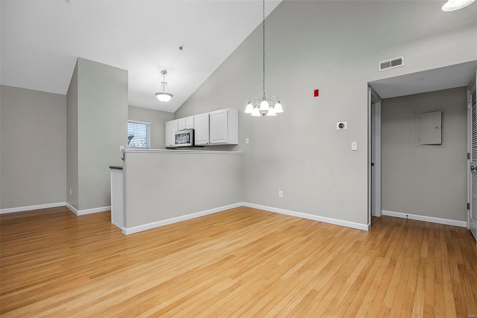 Bella Vista Condo #6 - Residential Lease