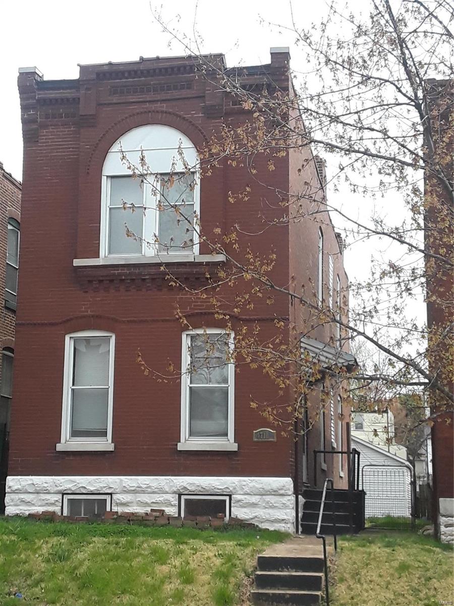 This property is for sale as-is. This property was used as a former rental, and the sellers have never resided in the home.

Attention investors! Don't miss out on this great rental opportunity in South City. This home has 2 bedrooms and 2 full bathrooms. The basement has a sump pump and laundry hookups. The garage has room for 1 full size vehicle plus additional space for a workshop. This home has an abundance of space with over 1,600 square feet!
