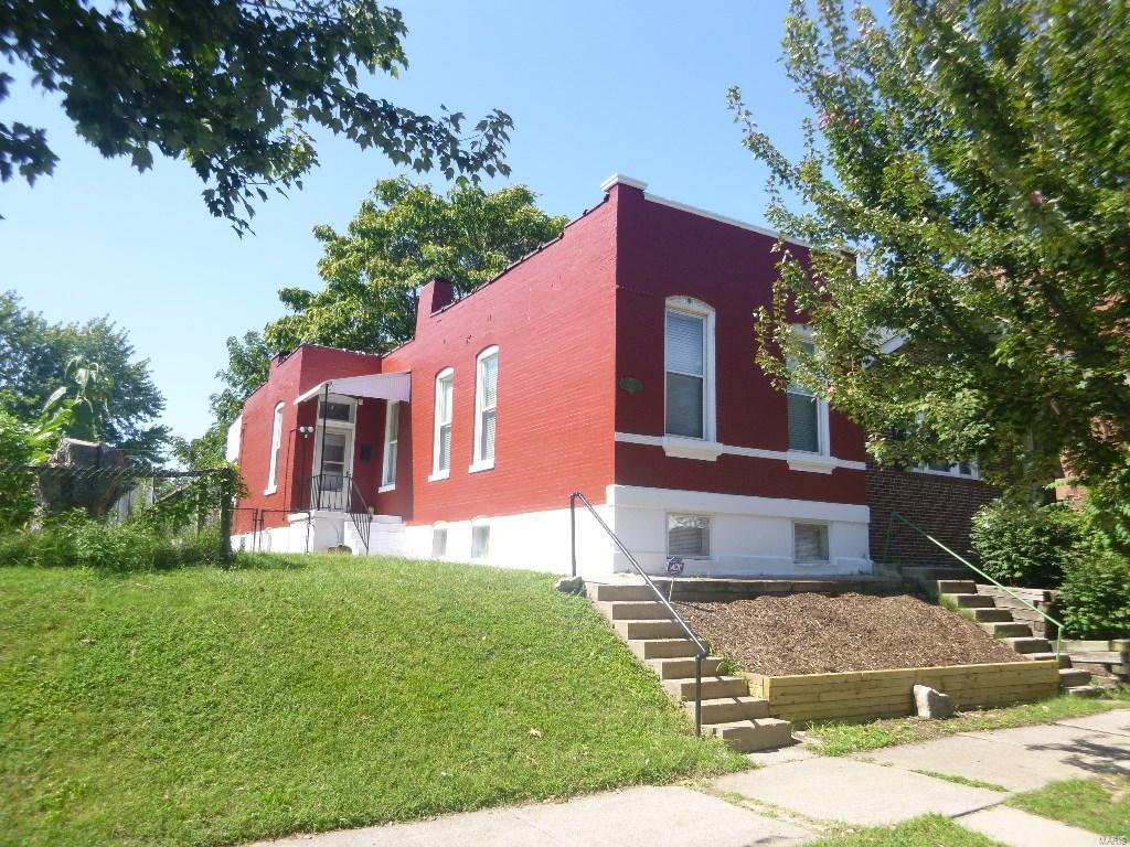 WHY RENT????  PRICED TO SELL!   This incredible home shines and is located within minutes of Downtown.  Home features newer windows, updated electrical panel, updated kitchen, level lot and freshly painted throughout.  Make your appointment TODAY....  Before it's SOLD TOMORROW!