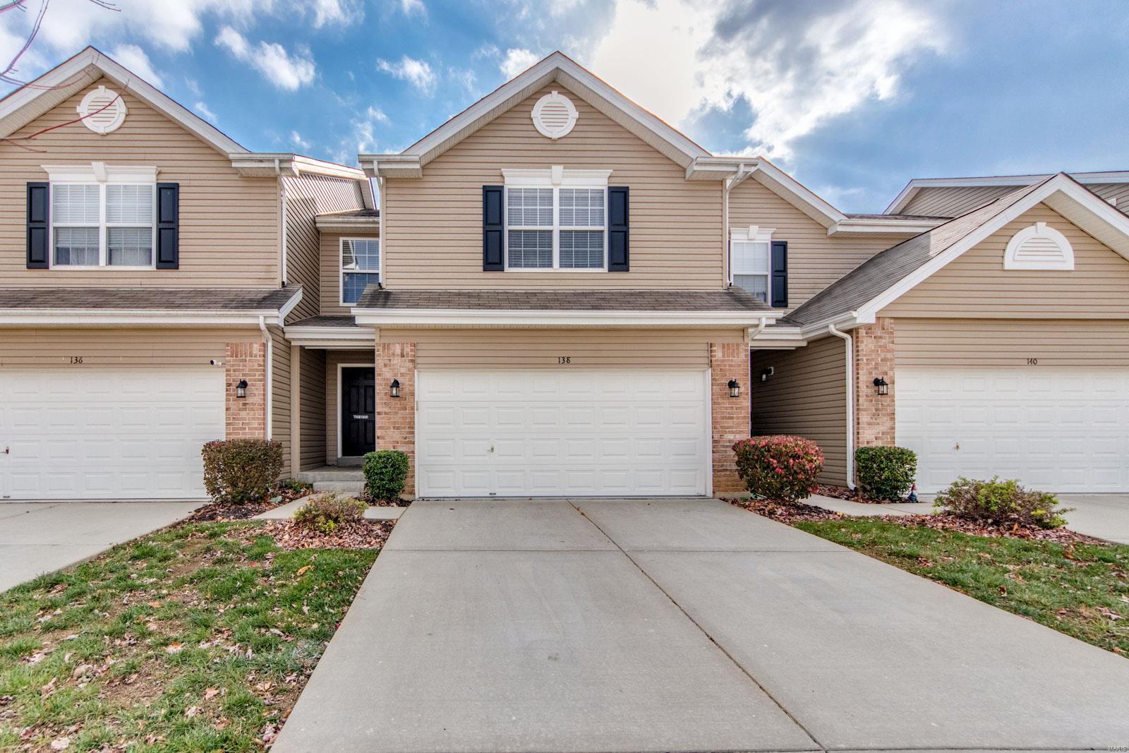 You will enjoy living in this spacious three level townhouse. Recently remodeled with many upgrades. The open floor plan is perfect for comfortable living and entertaining. The great room opens to the kitchen and breakfast room. The cook's kitchen features new GE stainless steel appliances...refrigerator, electric range with self-cleaning oven, dishwasher and microwave. There is a pantry and a breakfast bar. Upstairs the master suite has a luxury bath and 2 walk-in closets. Two bedrooms, both with walk-in closets, full bath and a convenient laundry room complete this floor. The finished walk-out lower level has large family room that opens to a private wooded yard. There is a full bath and a large storage closet. Additional amenities include fresh paint, new carpeting and vinyl, 5 inch baseboards. ceiling fans and recessed lighting. Located on a cul-de-sac street. Ample guest parking. Easy access to everything!
Owner is a licensed real estate agent. Location: Suburban