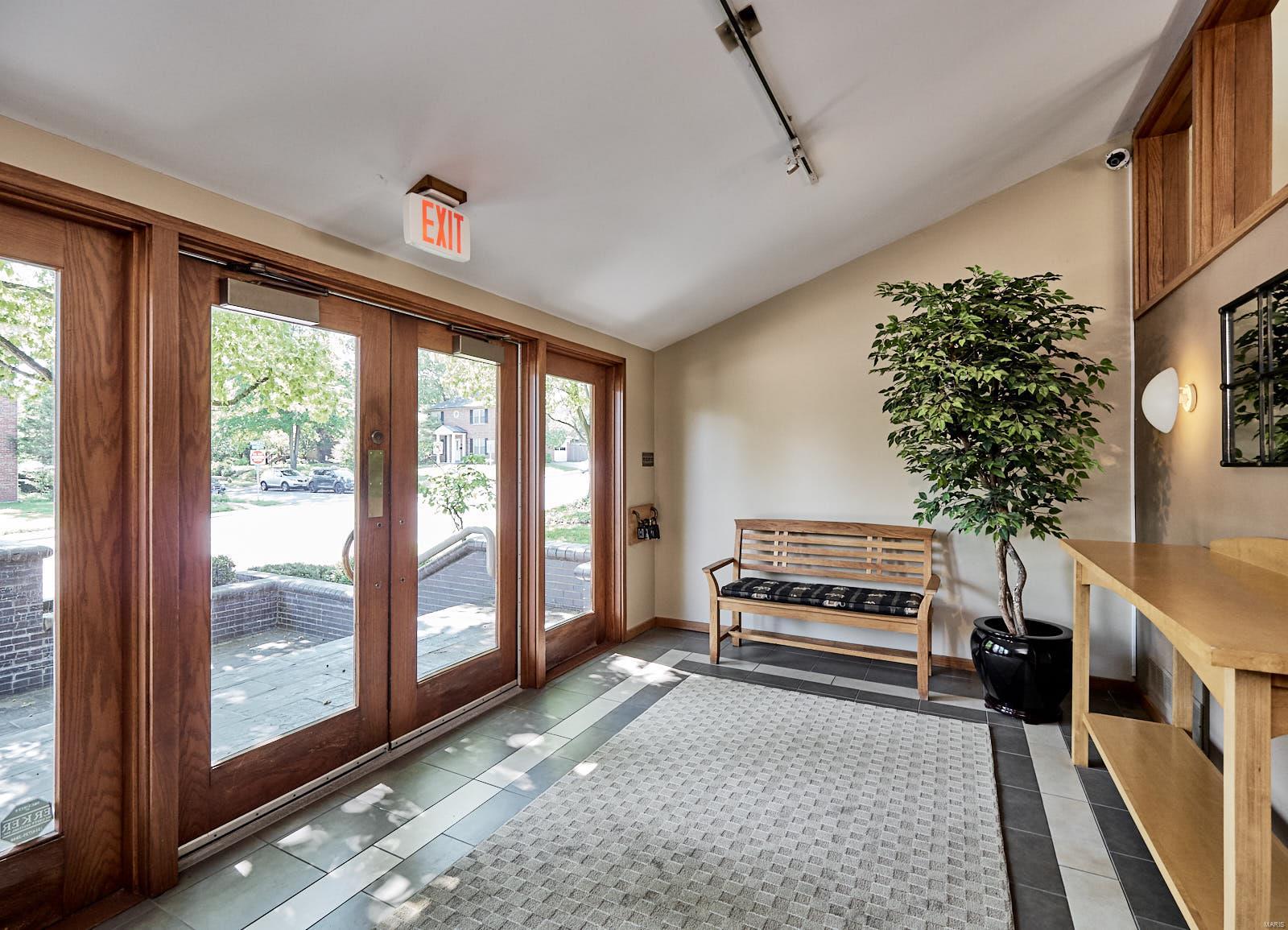 Oaks In Olde Towne Condo - Residential