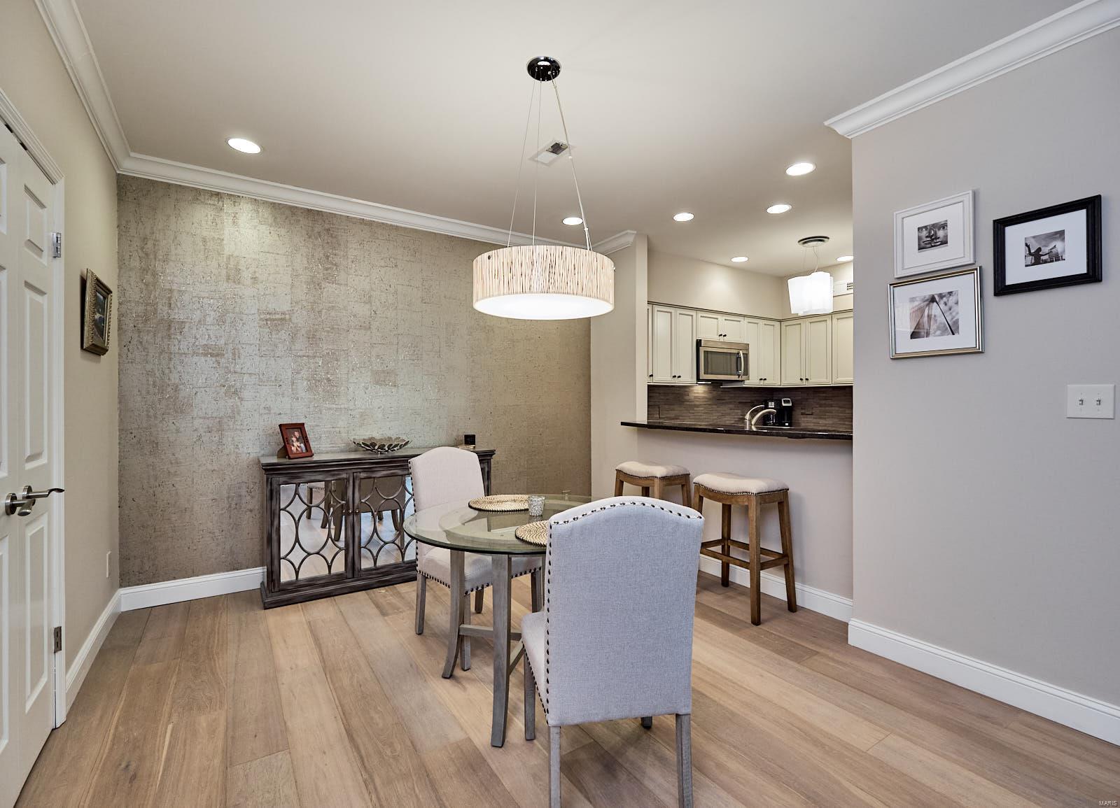 Oaks In Olde Towne Condo - Residential