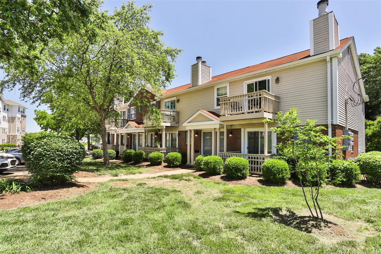 Welcome home to Brentwood Forest! This vibrant condo community provides all of its residents with first class amenities. You'll fall in love with this cozy 2 bed/1 bath end unit, surrounded by over 100 acres of property with lush, immaculately kept landscaping. Features include a woodburning fireplace, private deck, in-unit washer and dryer, separate dining area and more. With an exceptional 2-story clubhouse, fully lit tennis courts, multiple swimming pools, and a scenic nature trail, add to the appeal a beautiful view of Lake Jefferson. This welcoming home is just a stone's throw away from the Clayton hub and a short drive to all of the attractions in Downtown St. Louis, making it the ideal location to live. Don't miss the opportunity to call it your own! Location: City, End Unit, Ground Level