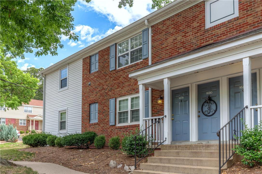 **WELCOME TO 1680 EAST SWAN CIRCLE...THIS SPACIOUS--LIGHT FILLED--UPPER END FLOOR PLAN (BIRCH) IS A RARE FIND IN HIGHLY SOUGHT-AFTER BRENTWOOD FOREST!!**FEATURES INCLUDE...A LARGE UPDATED EAT IN KITCHEN WITH NEWER CABINETS & COUNTER TOPS, NEWER APPLIANCES (ALL INCLUDED), TILE BACKSPLASH, TILE FLOORING & A NEW MOEN FAUCET**SEPARATE LAUNDRY ROOM WITH A NEWER FULL SIZE WASHER & DRYER**VAULTED CEILINGS**SEPARATE DINING ROOM**TOTALLY UPDATED BATHROOM**GLEAMING LAMINATE WOOD FLOORING IN DINING & LIVING ROOM**NEWER CARPETING IN BEDROOMS**FRESHLY PAINTED THROUGHOUT**NEWER WINDOW TREATMENTS**NEWER LIGHT FIXTURES & CEILING FANS**CLOSET SHELVING IN 2ND BEDROOM**REAR DECK WITH STORAGE CLOSET**EASY/CONVENIENT PARKING NEAR FRONT DOOR**MUST SEE TO APPRECIATE!!
PLEASE VISIT  www.brentwoodforestcondo.net FOR DETAILS ON ALL OF THE WONDERFUL AMENITIES THAT BRENTWOOD FOREST HAS TO OFFER...POOLS, TENNIS COURTS, CLUBHOUSE AND MUCH MORE!
 **ONE OF THE LARGEST 2 BEDROOM 1 BATH CONDOS IN THE FOREST!!** Location: End Unit, Upper Level