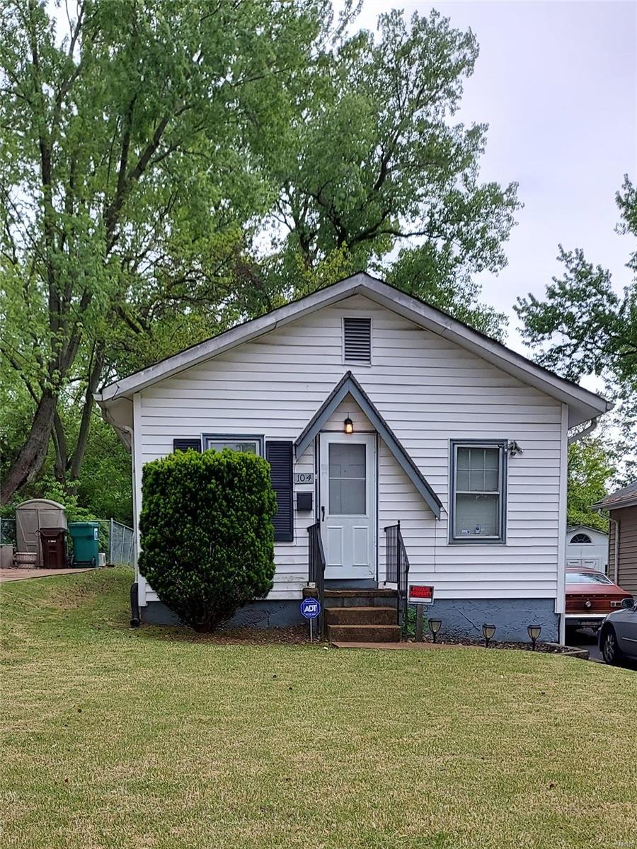 Calling all investors!! This would make a great rental that could get $850 per month. All appliances including washer, dryer, stove and refrigerator are all included. 2 Beds, 1 Bath with lots of income potential. Come see in person and make an offer! AS-IS sale, seller to make no repairs.