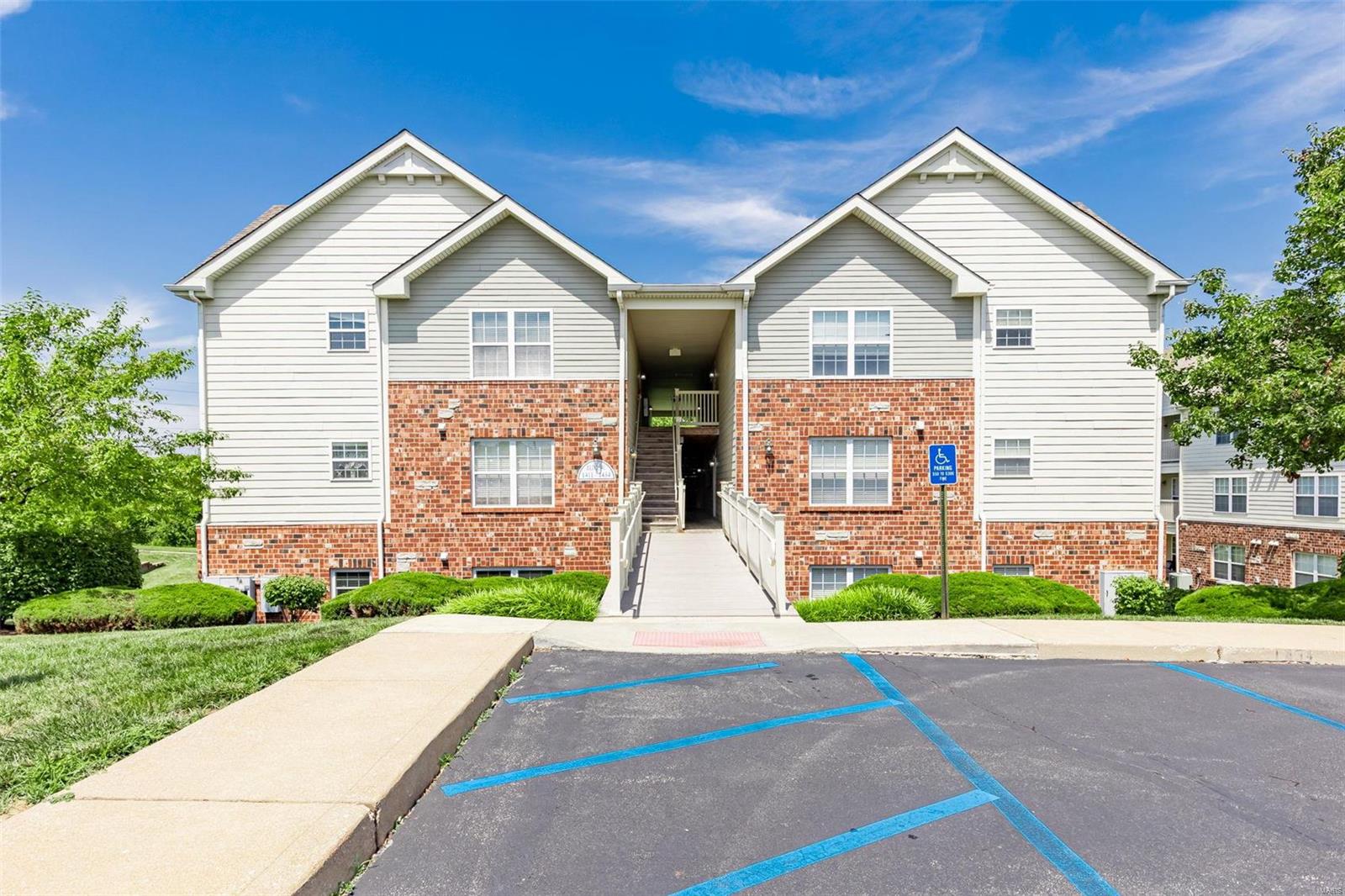 Welcome Home to 1433 Piedmont Circle! Meticulously maintained, this Two Bedroom, Two Bath, upper level Condo is move-in ready and ready for you to call it Home! Centrally located in Montecito Village near the intersections of Hwy 94, Hwy 364 & Mid-Rivers Mall Drive, you couldn't ask for a better location. Never worry about cutting grass again! Go play golf instead at Missouri Bluffs, Persimmon Woods, Old Hickory or Whitmoor Country Club! There all just minutes away! Or go shopping or dining at the many locations along Mid-Rivers Mall Drive! This peaceful Third Floor Condo is spacious and features soaring Vaulted Ceilings! The separated bedroom layout offers tons of privacy.  The Owner's suite offers a huge Walk-in Closet and Full Bath. The Eat-In Kitchen comes complete with Hardwood Floors, 42-Inch Cabinets, Stainless Steel Appliances & Pantry and walks out to the relaxing Deck with great views. Care free living at its best! Schedule your Showing TODAY!! Location: Suburban, Upper Level