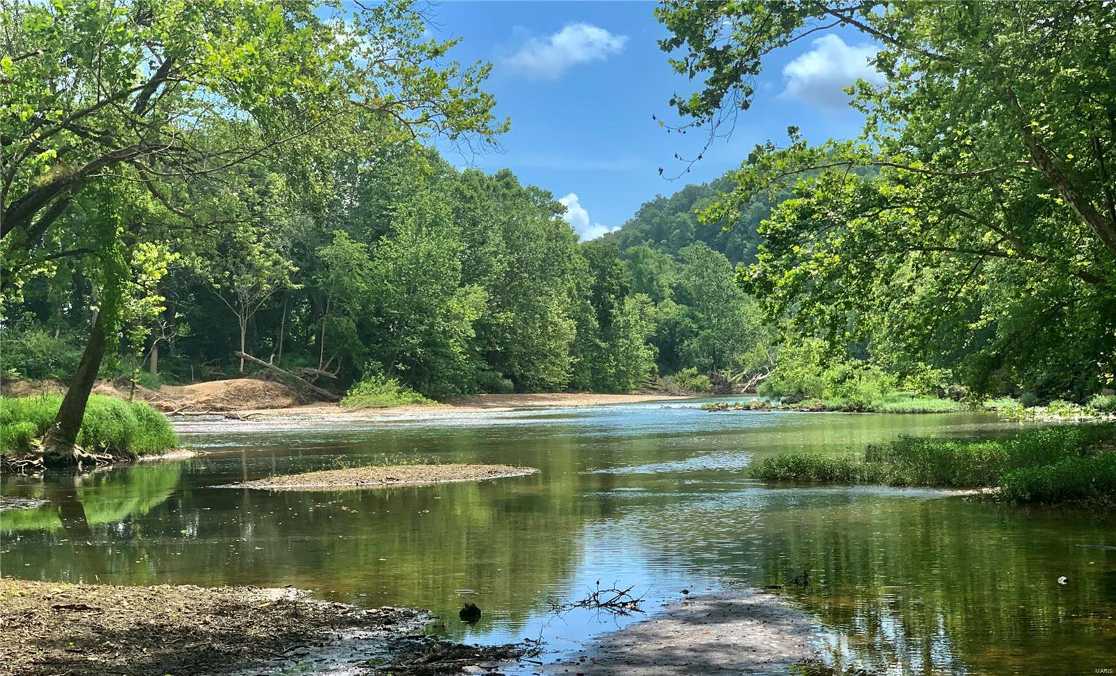 129 Acres in the Waynesville School District on the Gasconade River off Highway T.