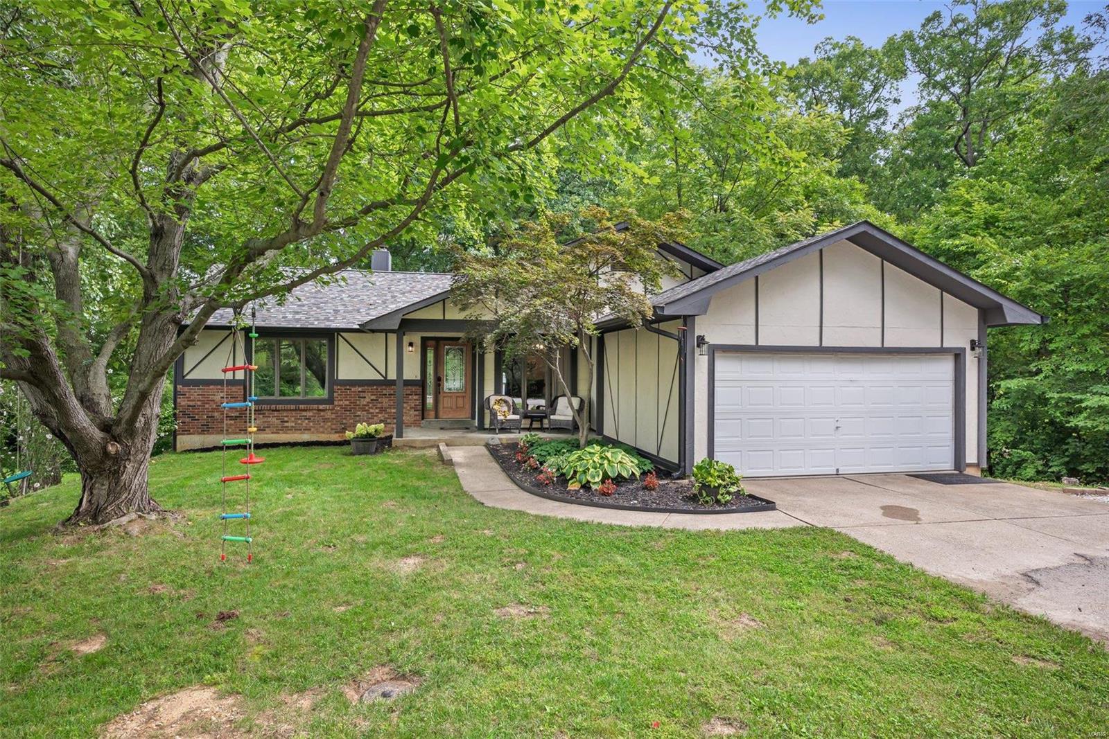 Open House Cancelled 
Lake Living Could Be YOUR Lifestyle.  Public Golf at Entrance, 5 Lakes, 1 Allows Motorized Boats. Sand Beach, Playground, Tennis, Pool Included in  HOA Fee details Inclinevillage.info. The 3 Bedroom Custom-Built Ranch Has It All Just Waiting for You to Personalize, Large Closets, Generous Bedrooms, Lots of Storage, Open Floor Plan, Great Room-Skylights, Vaulted Ceiling, WB Fireplace.  Home Was Originally a Display, Stained Doors, Anderson Windows, Hard Surface Flooring on Main Level Except Carpeted Bedrooms. Remodeled Kitchen 4 yrs. ago– Quartz Counter, Soft Close Cabinets & Stainless Steel Appliances. Master Bath Has Updated Dual Sinks, Many New Light Fixtures, Kitchen & Great Room Fresh Paint.  Partially Finished Large, Walkout Basement W Bathroom & Sleeping /Rec Area Waiting for Your Choice of Flooring. Roof and Skylights 2 Yrs. Old, Laundry Room  Main Level. Outside Enjoy The Deck, Backs to Trees & Wet Weather Creek.