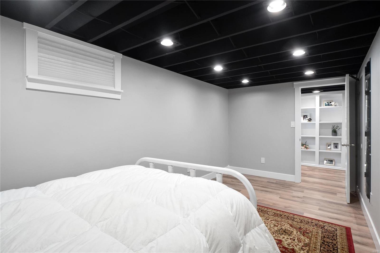 Elmwood Manor #5 - Residential