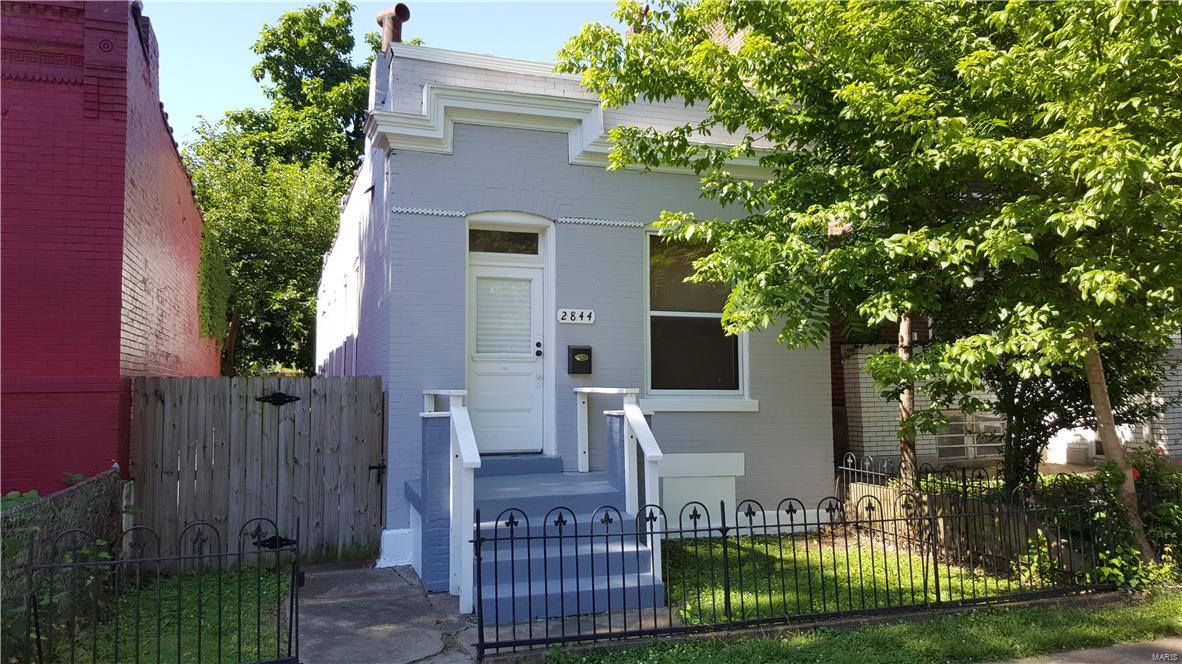 Fantastic opportunity to own a clean brick bungalow in S Broadway neighborhood close to shopping and transportation. This 
shotgun style home has large rooms with tall ceilings and gorgeous wood floors. Updated bath and eat in kitchen are great features to this simple move in ready home. Large level fenced back yard is perfect for a garden and or entertaining. Full walk out lower level with plenty of room for storage or whatever else you need the extra space for. Come check out this well priced home today! Additional Rooms: Mud Room