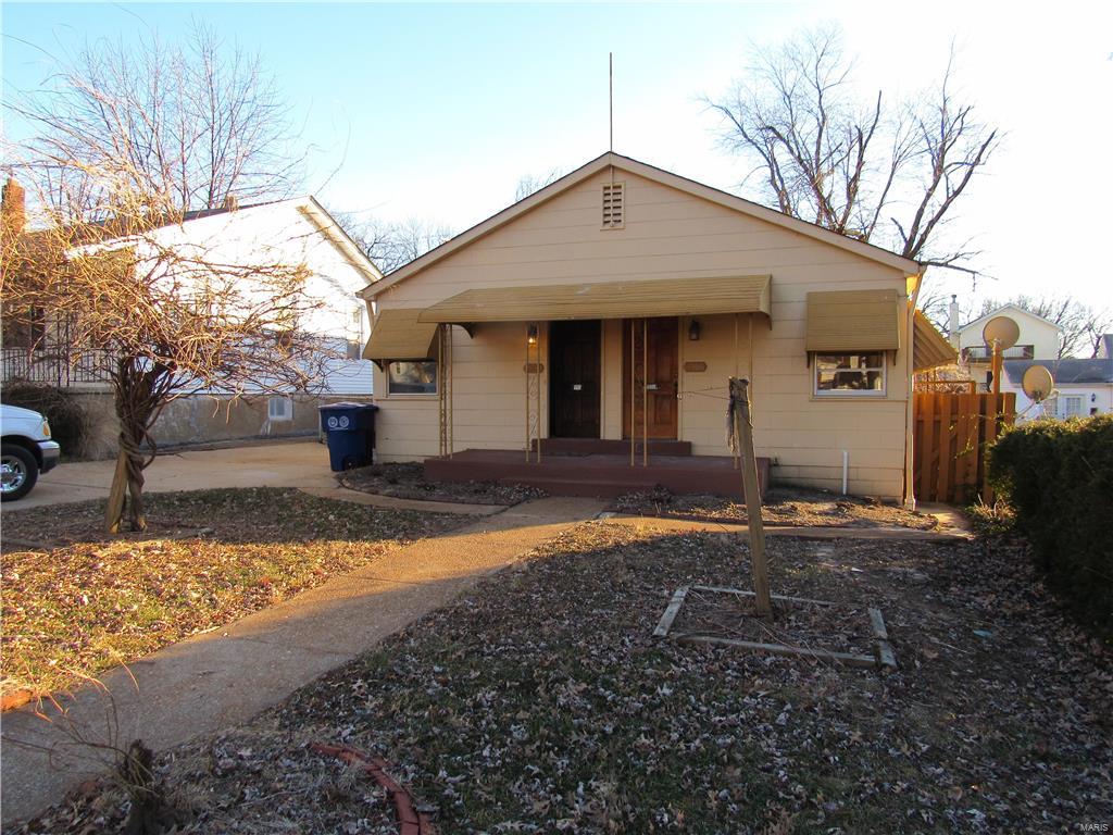 OPEN HOUSE - Sunday, February 28, 11am-2pm.  Updated ranch style duplex with full basement, fenced yard, 1 car garage and carport.  This move in ready unit was just updated with all new appliances, new flooring, fixtures and fresh paint.  Laundry hook up in basement.