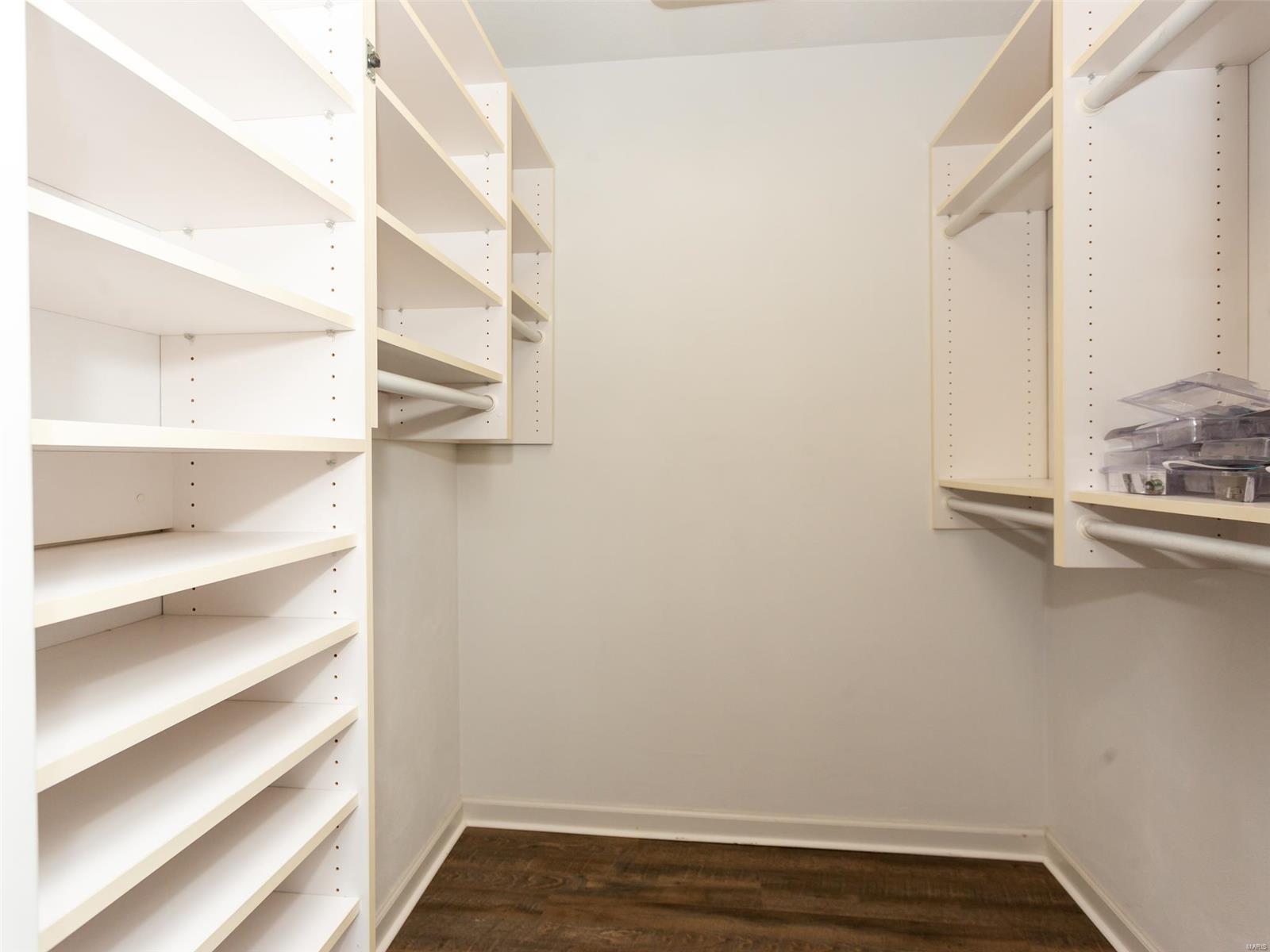 Hanley Towers Apt Condos - Residential