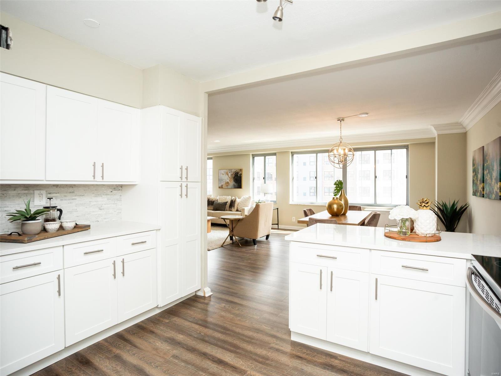 Hanley Towers Apt Condos - Residential