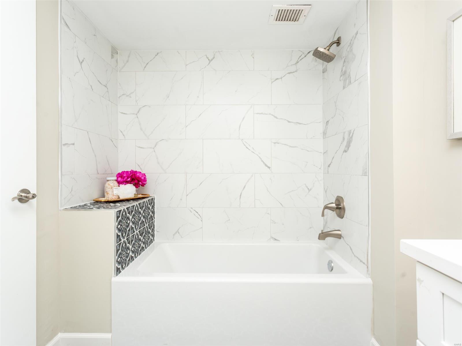 Hanley Towers Apt Condos - Residential