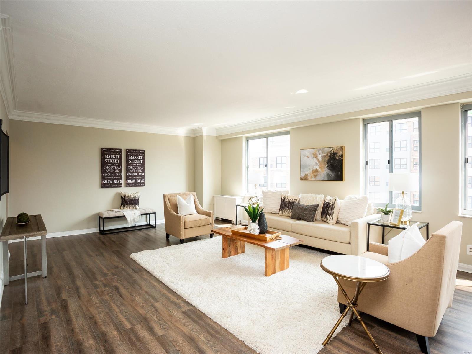Hanley Towers Apt Condos - Residential