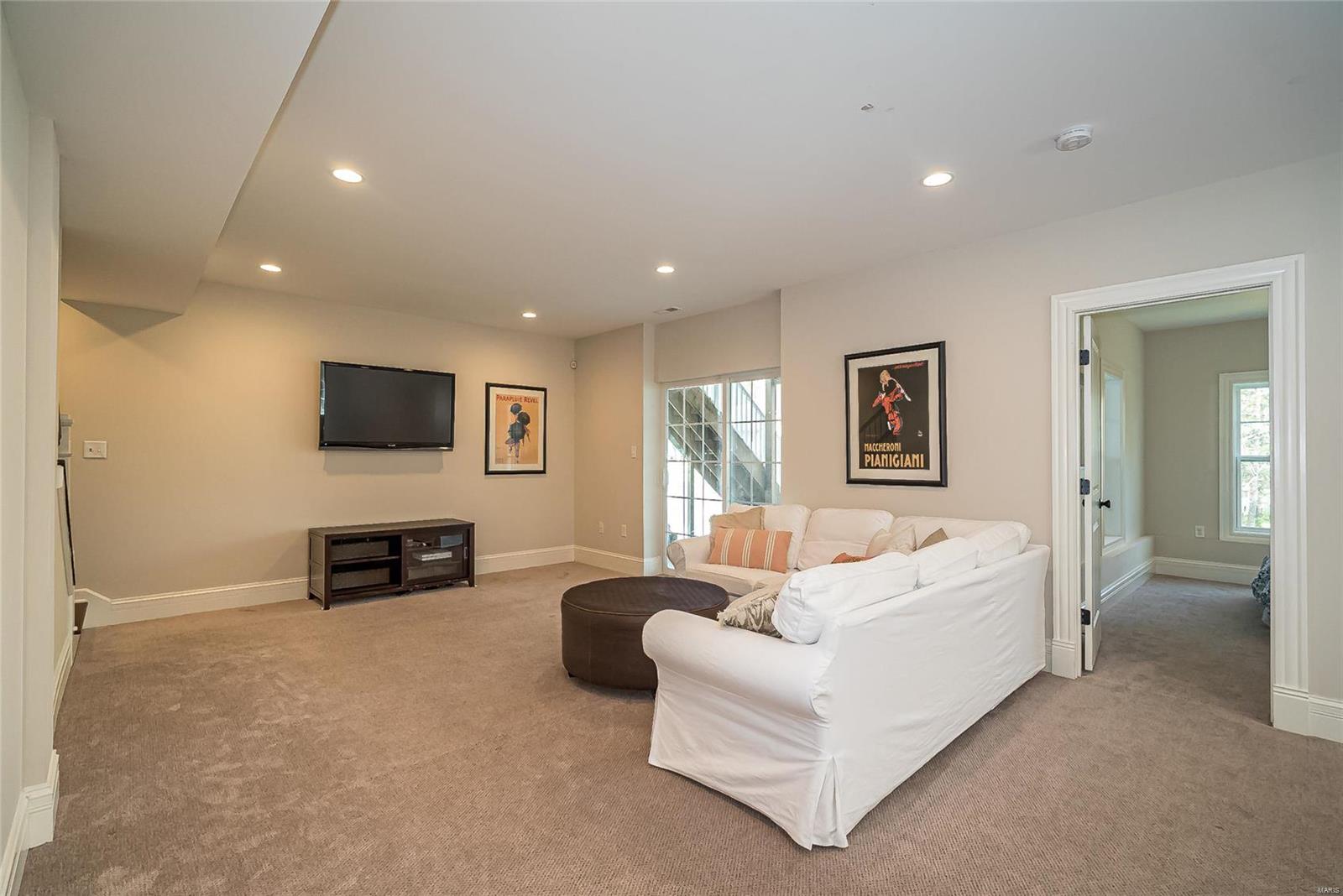 Doerwood Manor - Residential