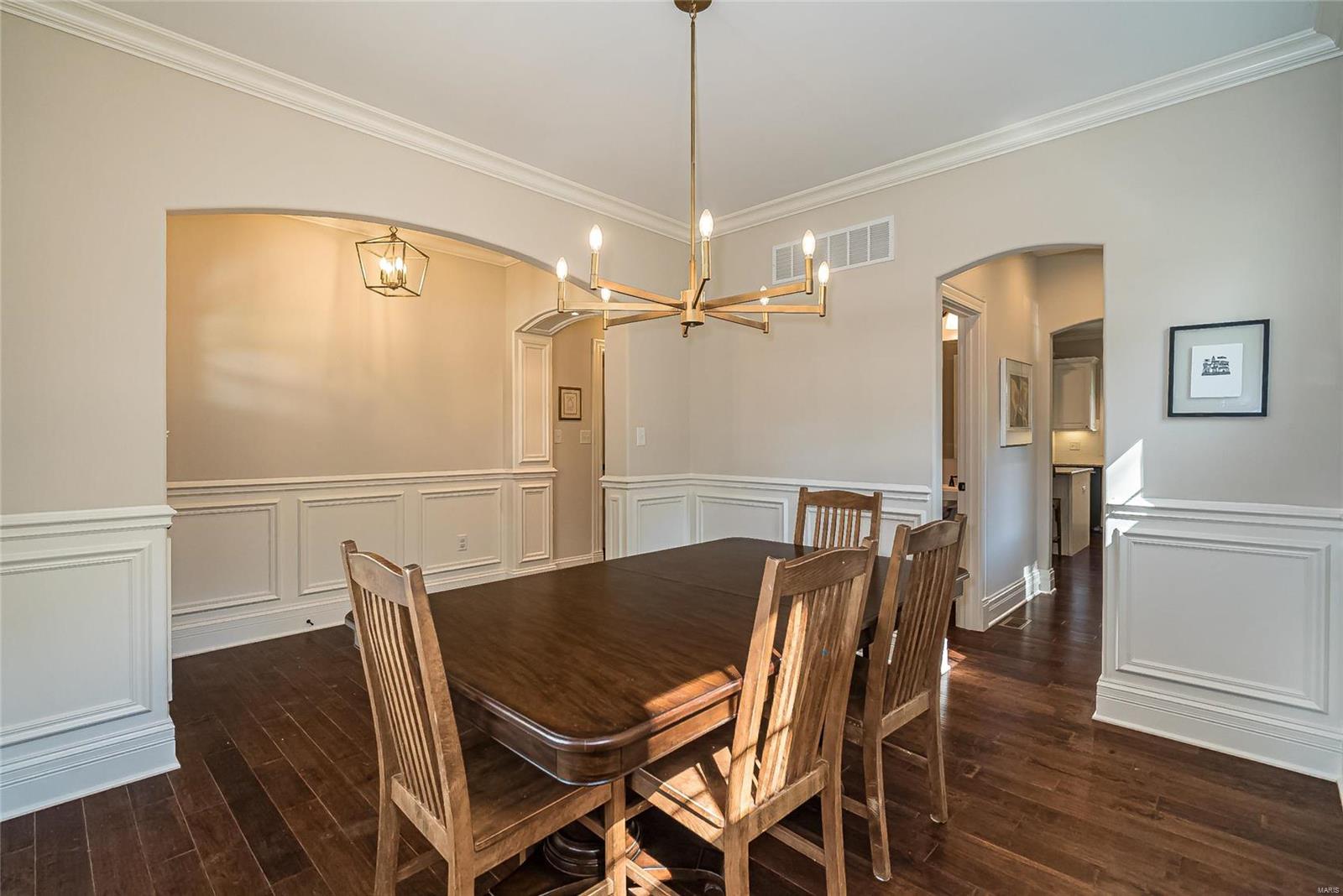 Doerwood Manor - Residential